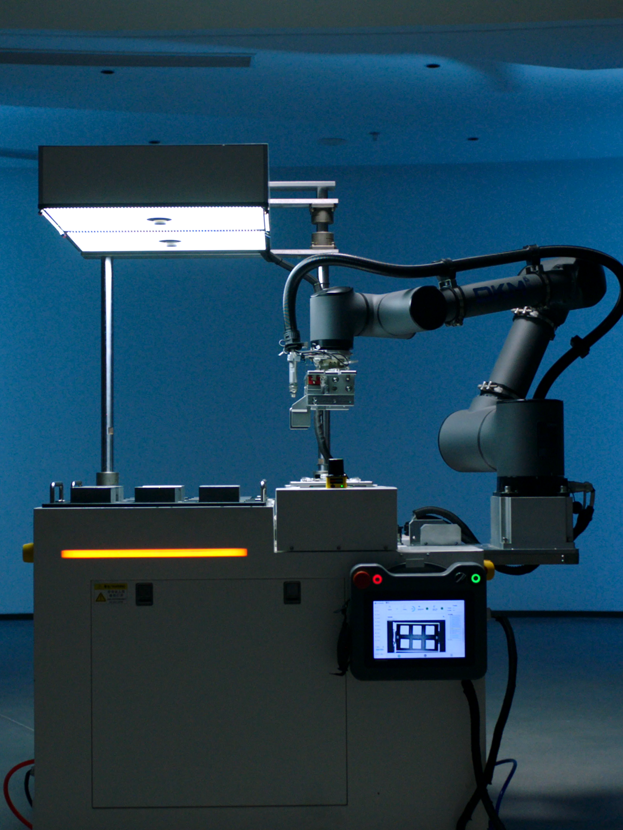 QKM Machine Tending Craftsman. Safe. Simple. Efficient.